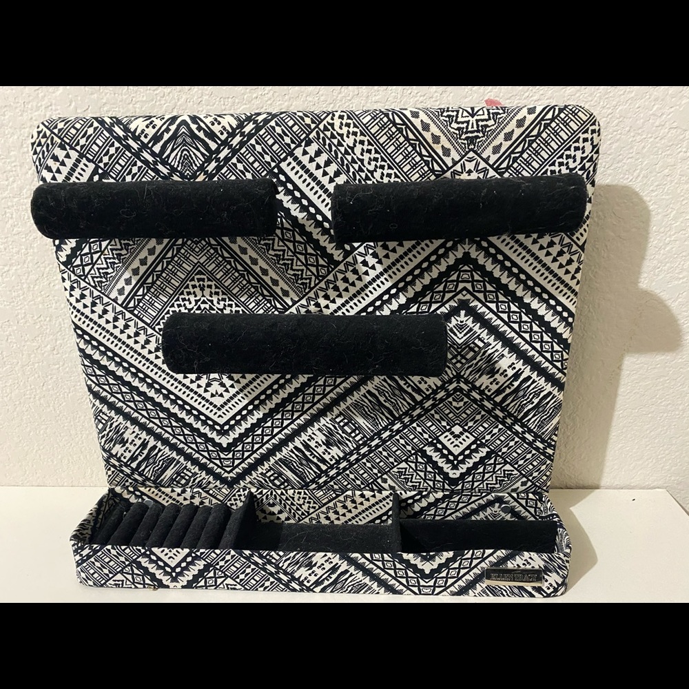 Ellen Tracy Jewelry Holder